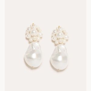 NEW! Completedworks Tra-la-la Pearl earrings